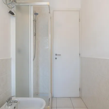 Iris - Stylish Apartment