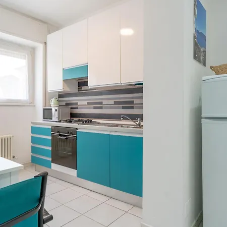 Iris - Stylish Apartment Lecco
